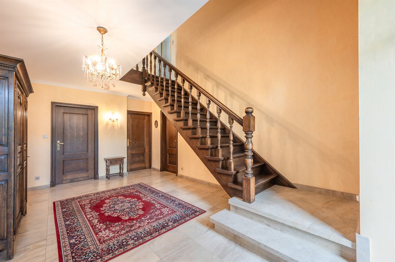Exclusieve villa in een gegeerde residentiële wijk