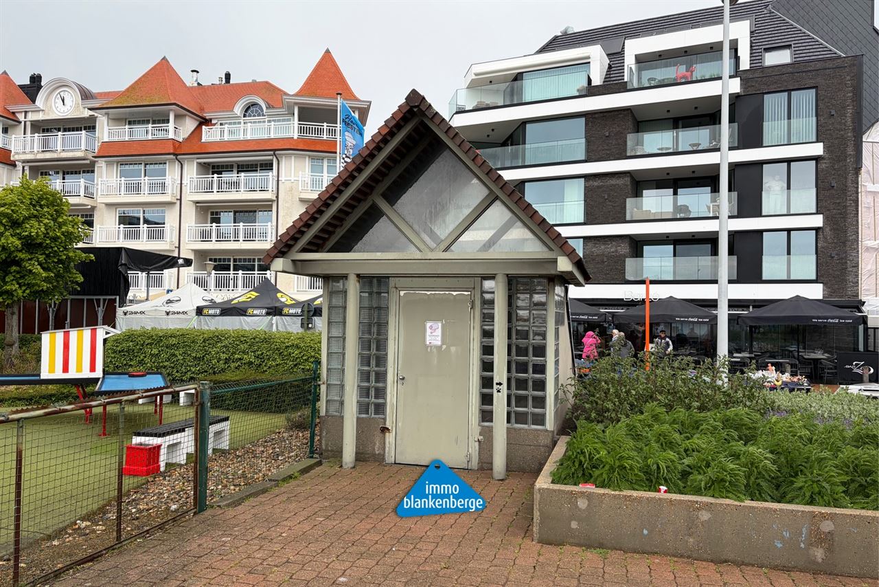 Gesloten garagebox te koop nabij de Grote Markt onder het Leopoldpark aan de Tennis - Mini Golf - Paravang