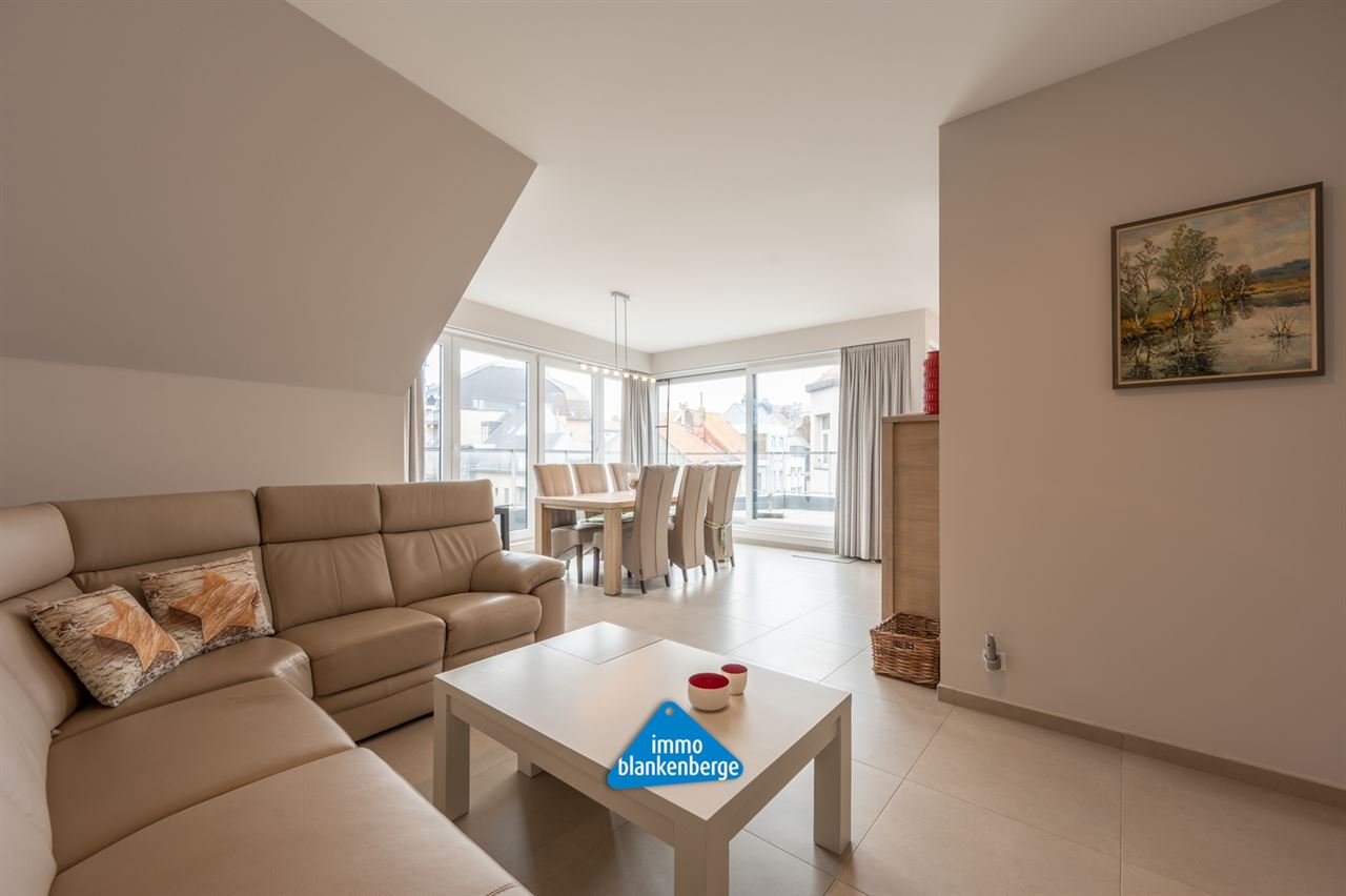 Uniek dakappartement met 3 slaapkamers en 2 badkamers.