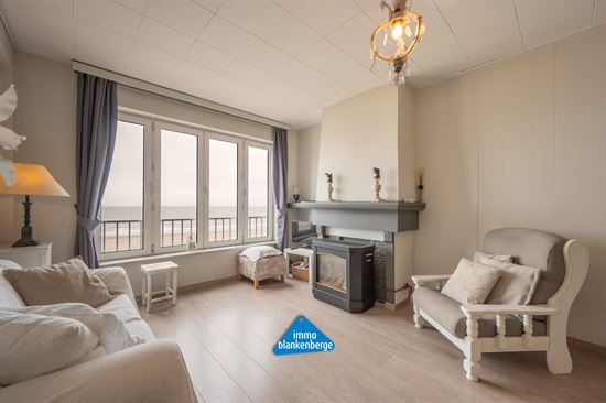Instapklaar gemeubeld appartement op de Zeedijk van Blankenberge
