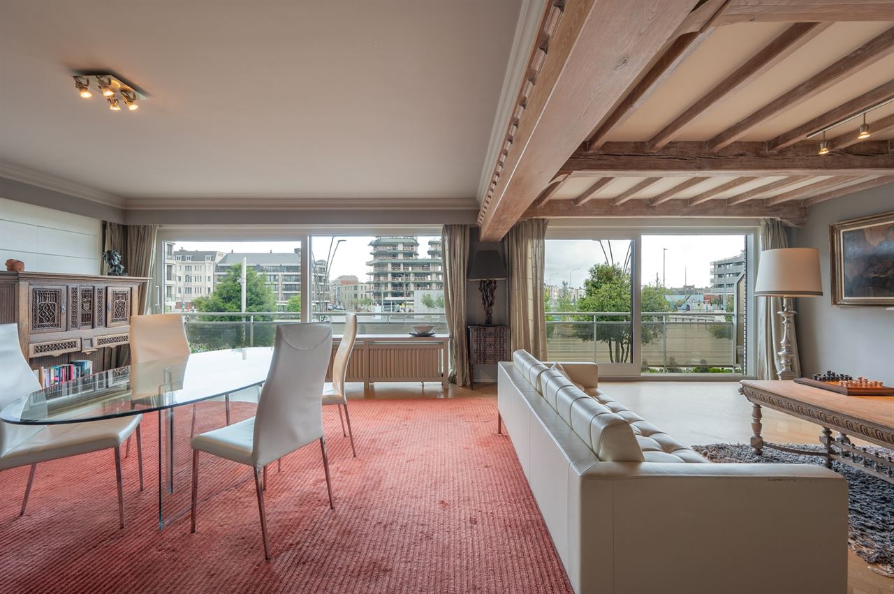 Ruim appartement met 3 slaapkamers op absolute toplocatie