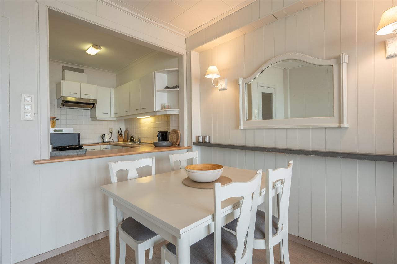 Instapklaar gemeubeld appartement op de Zeedijk van Blankenberge