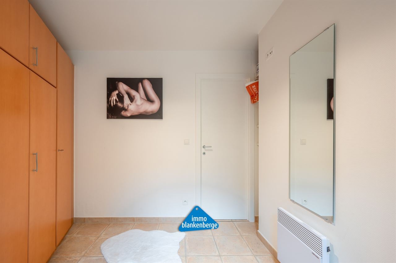 Instapklaar gemeubeld éénslaapkamerappartement op topligging aan de zee in Blankenberge