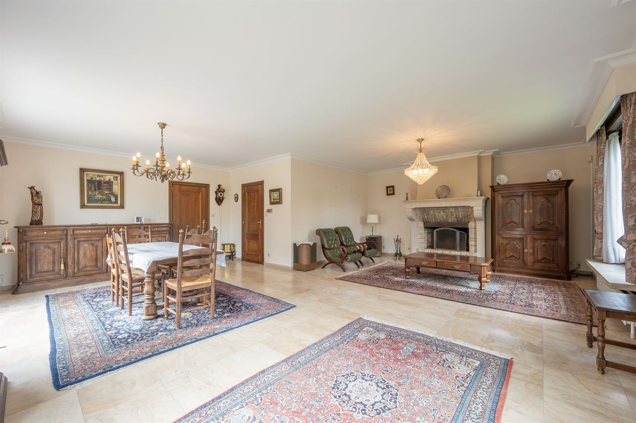 Exclusieve villa in een gegeerde residentiële wijk