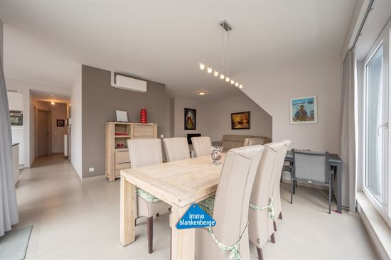 Uniek dakappartement met 3 slaapkamers en 2 badkamers.