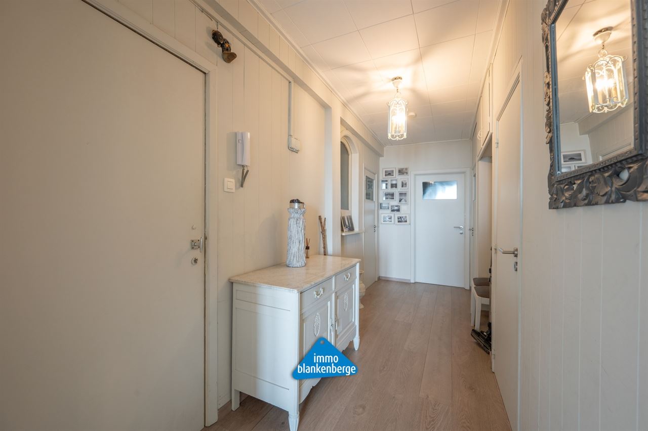 Instapklaar gemeubeld appartement op de Zeedijk van Blankenberge
