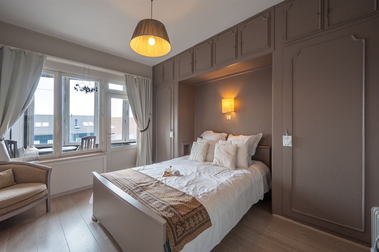 Instapklaar gemeubeld appartement op de Zeedijk van Blankenberge