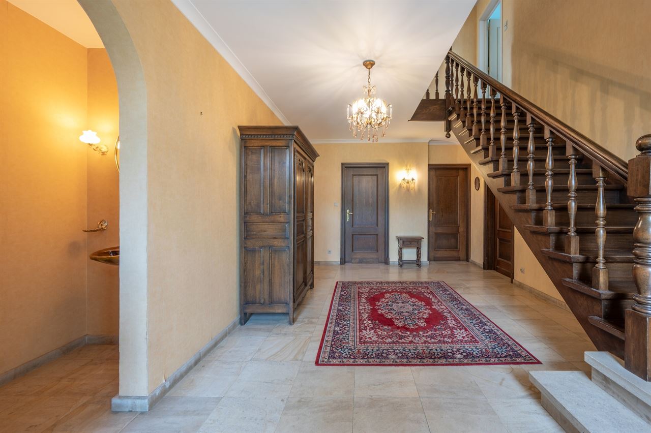 Exclusieve villa in een gegeerde residentiële wijk