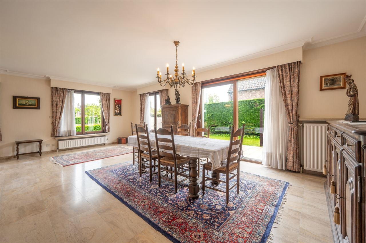 Exclusieve villa in een gegeerde residentiële wijk