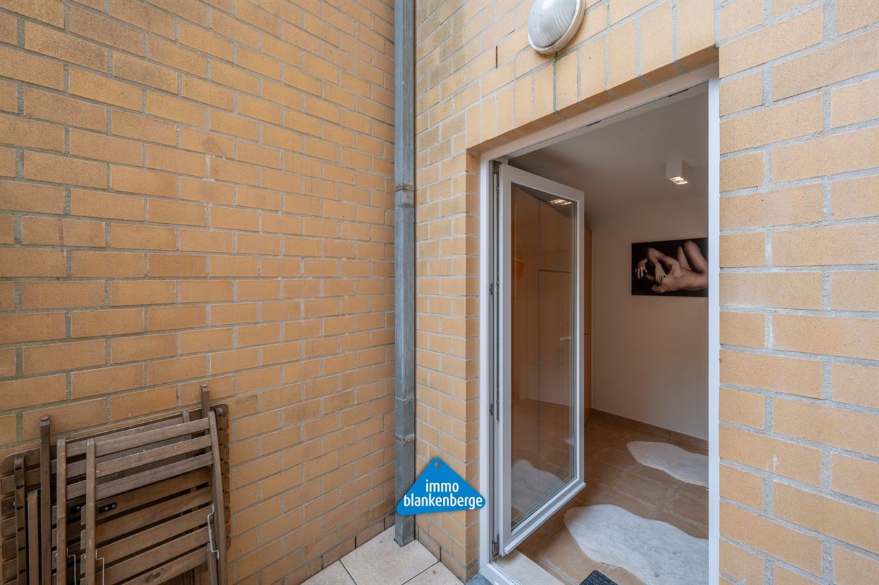 Instapklaar gemeubeld éénslaapkamerappartement op topligging aan de zee in Blankenberge