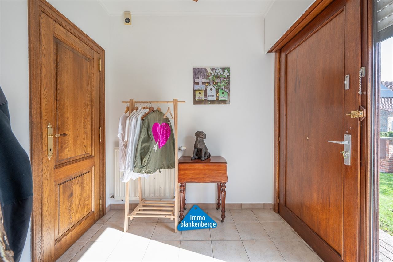 Gezellige Villa met Twee Slaapkamers en Grote Tuin