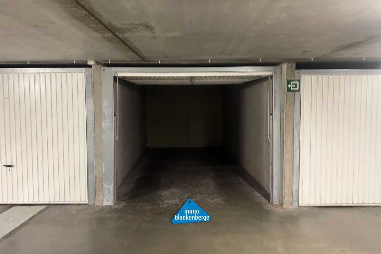 Instapklaar gemeubeld éénslaapkamerappartement op topligging aan de zee in Blankenberge