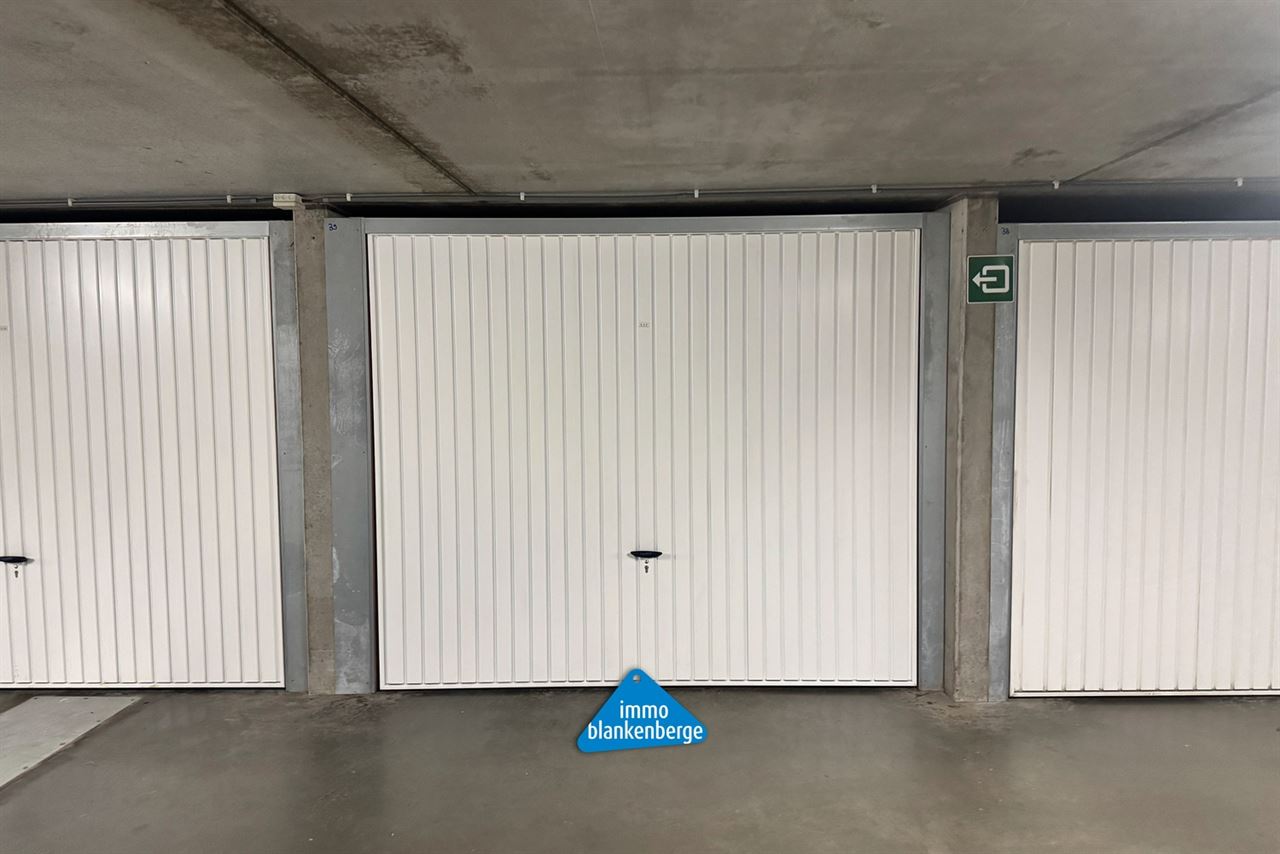 Instapklaar gemeubeld éénslaapkamerappartement op topligging aan de zee in Blankenberge