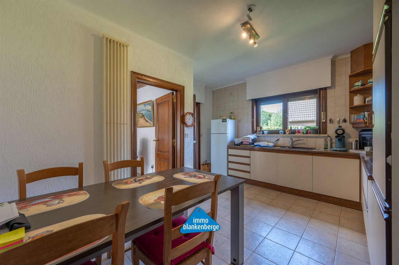 Gezellige Villa met Twee Slaapkamers en Grote Tuin