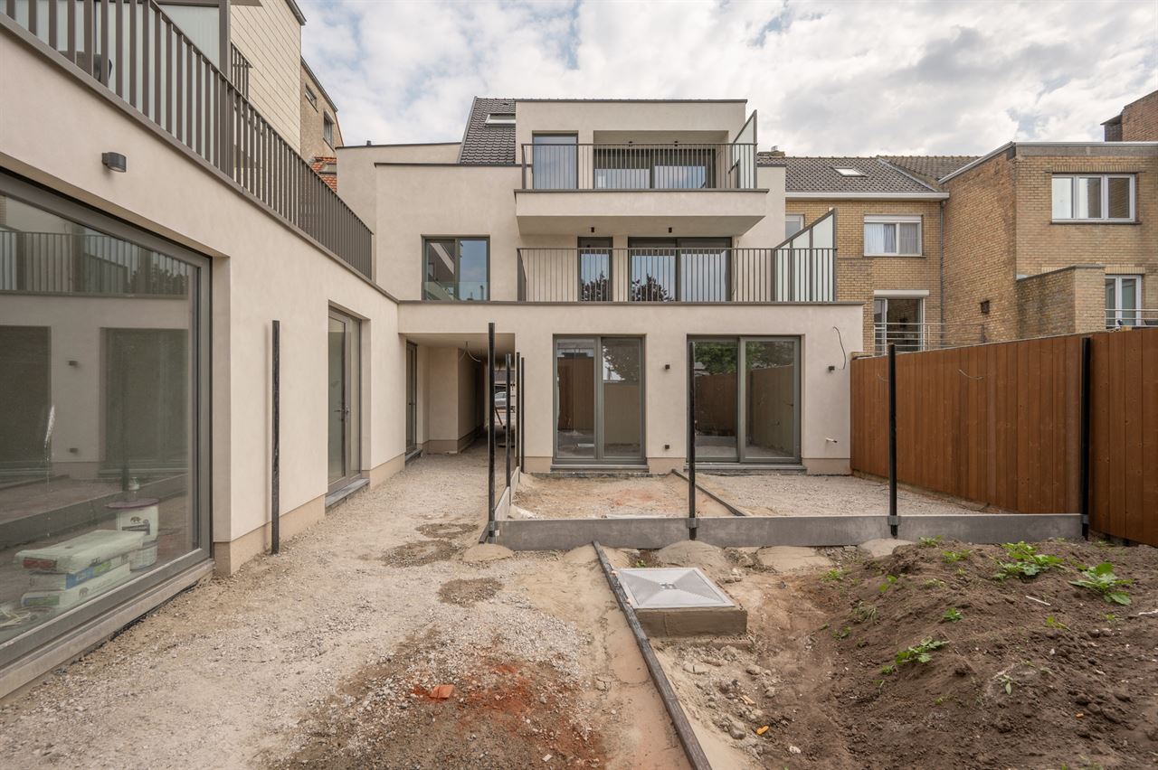 Gelijkvloerse 2 slaapkamer appartement met tuin