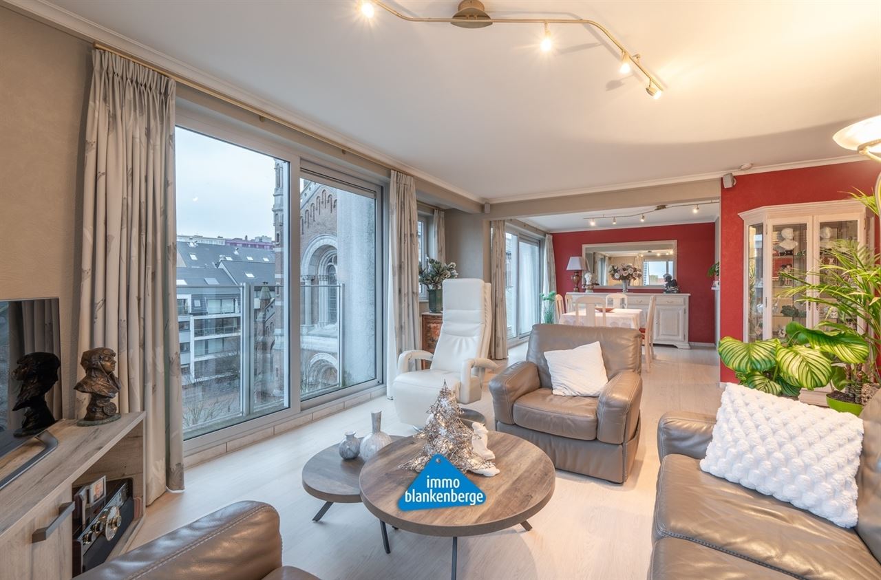Lichtrijk hoekappartement met een zuidgericht terras (+/- 20m²) in het centrum van Blankenberge