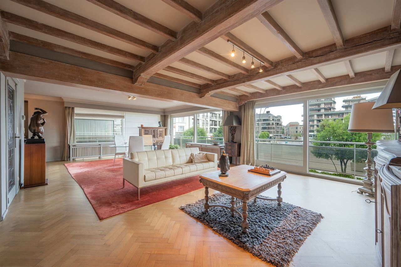 Ruim appartement met 3 slaapkamers op absolute toplocatie