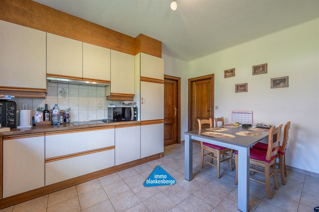 Gezellige Villa met Twee Slaapkamers en Grote Tuin