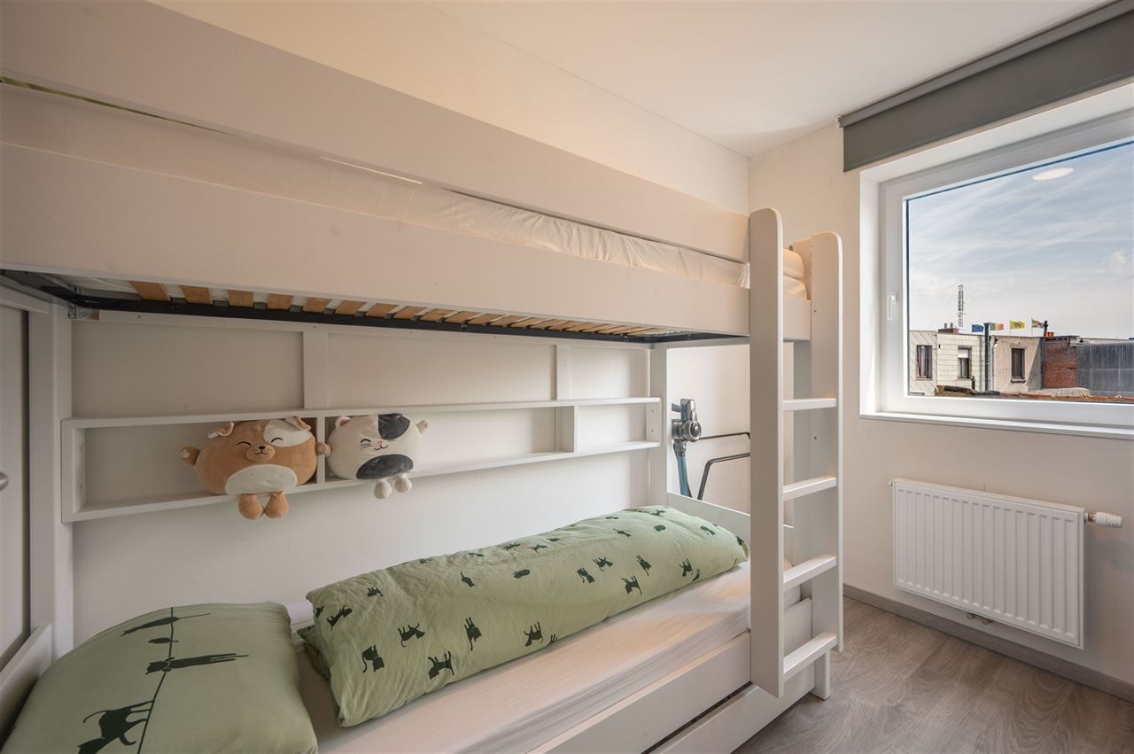 Gemeubeld appartement met 2 slaapkamers en ruim terras.