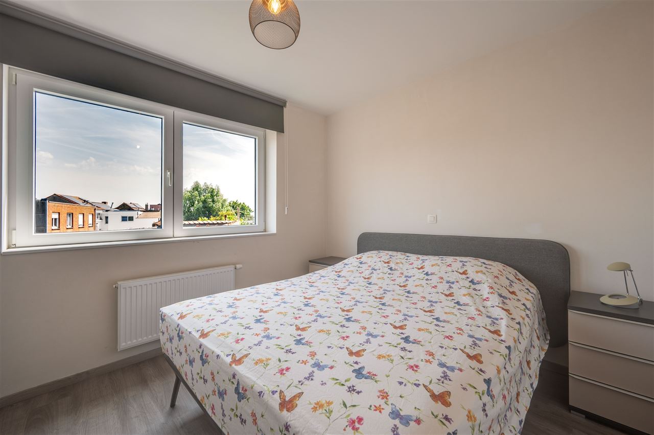 Gemeubeld appartement met 2 slaapkamers en ruim terras.