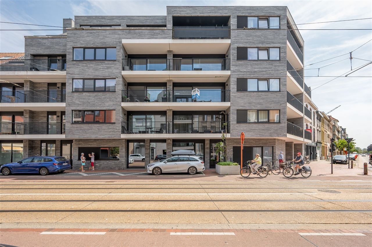 Gemeubeld appartement met 2 slaapkamers en ruim terras.
