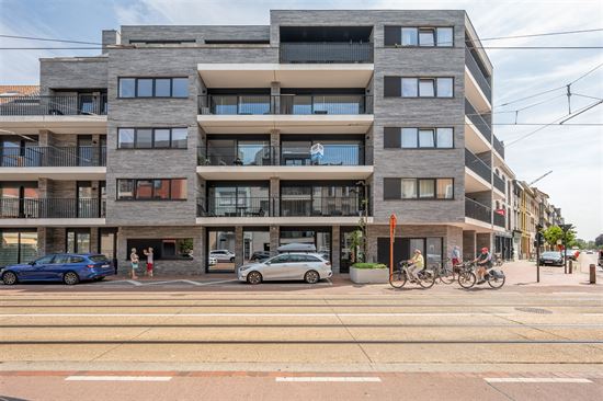 Gemeubeld appartement met 2 slaapkamers en ruim terras.