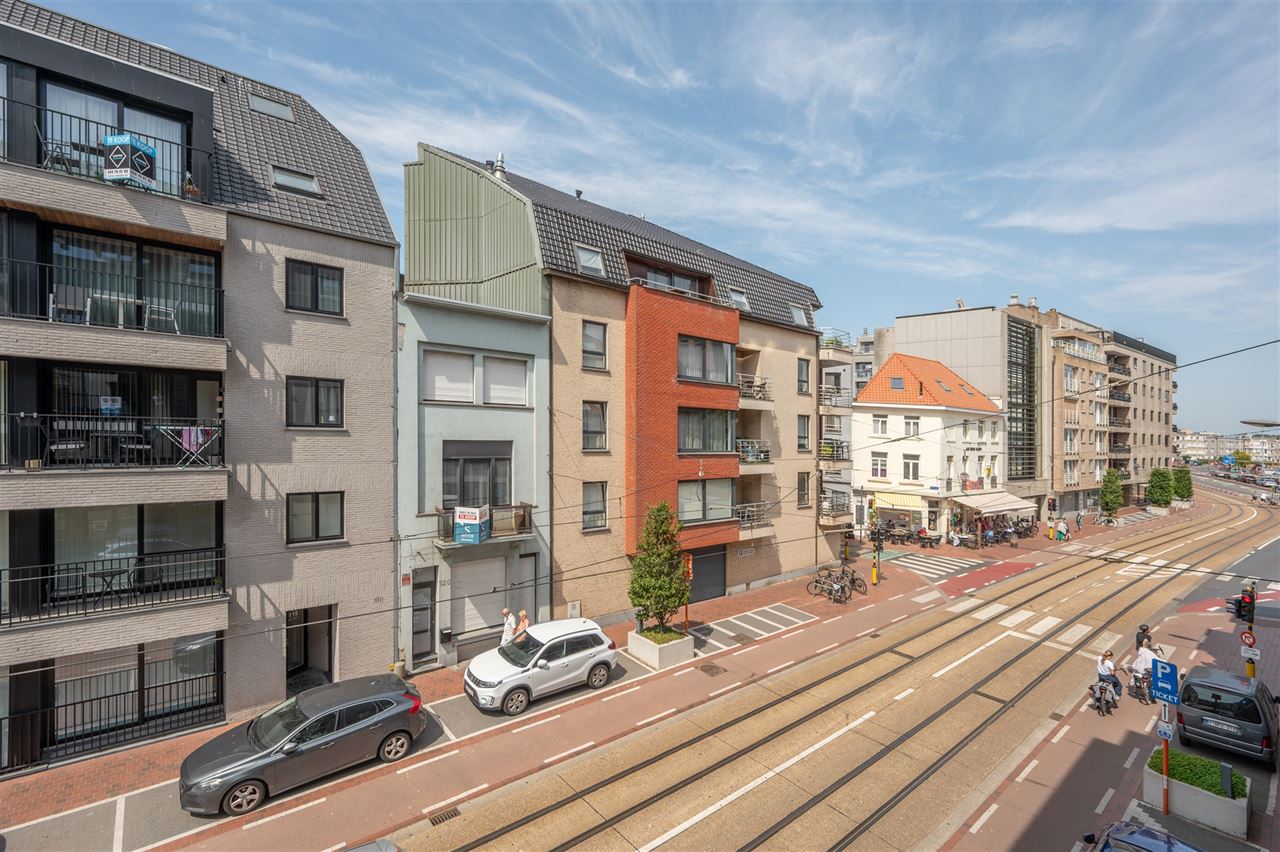 Gemeubeld appartement met 2 slaapkamers en ruim terras.