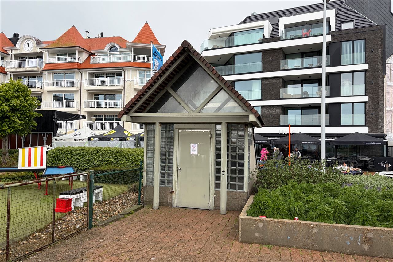 Gesloten garagebox te huur nabij de Grote Markt onder het Leopoldpark aan de Tennis - Mini Golf - Paravang