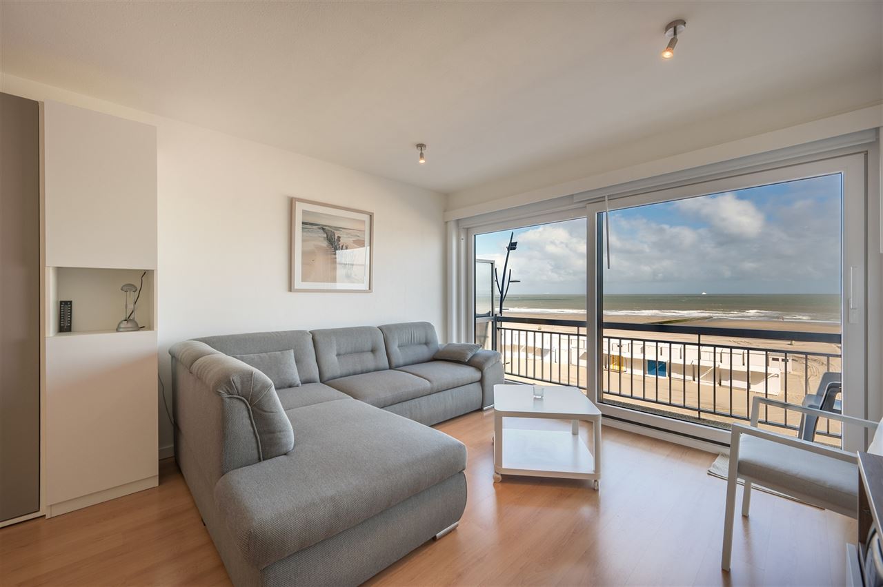 Wonen met de zee als decor – volledig gerenoveerde studio met terras