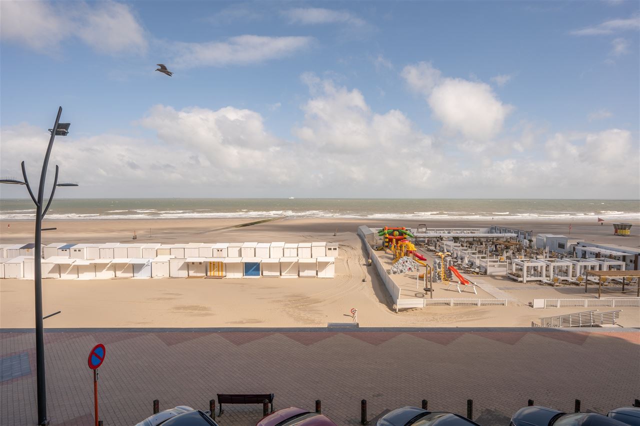 Wonen met de zee als decor – volledig gerenoveerde studio met terras