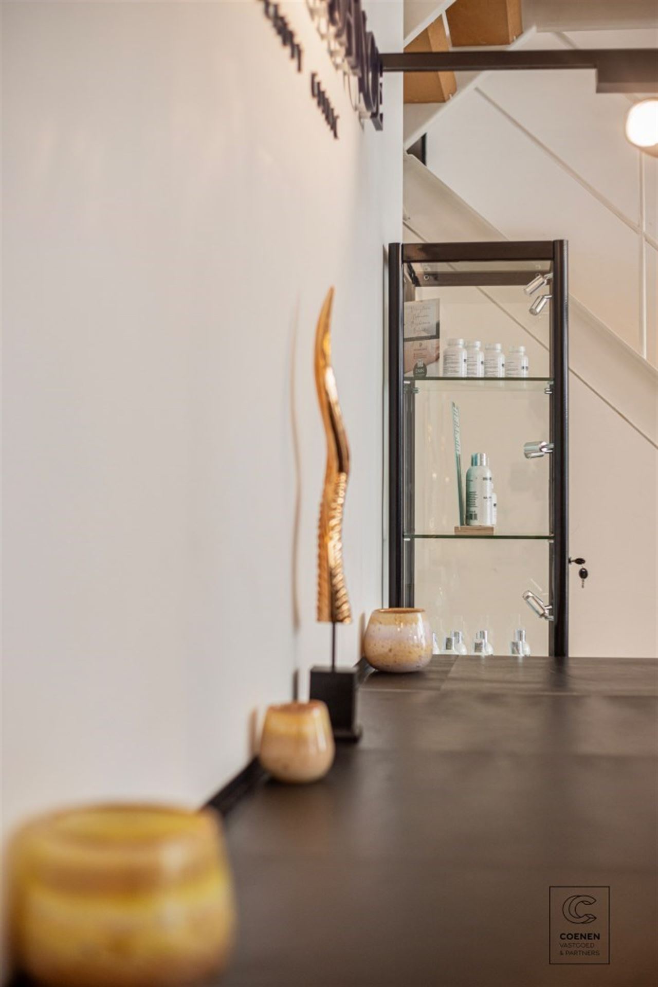 Prachtige handelsruimte met een bruikbare oppervlakte van 355 m² op een SCHITTERENDE locatie te Berchem!