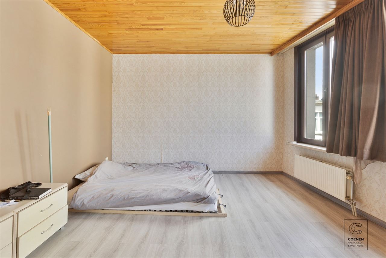 Prachtige handelsruimte met een bruikbare oppervlakte van 355 m² op een SCHITTERENDE locatie te Berchem!