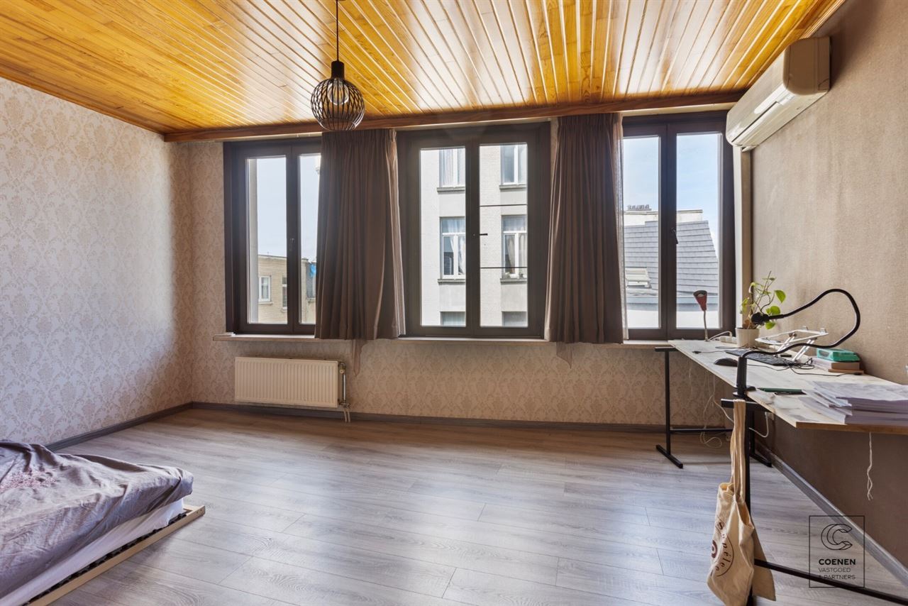Prachtige handelsruimte met een bruikbare oppervlakte van 355 m² op een SCHITTERENDE locatie te Berchem!