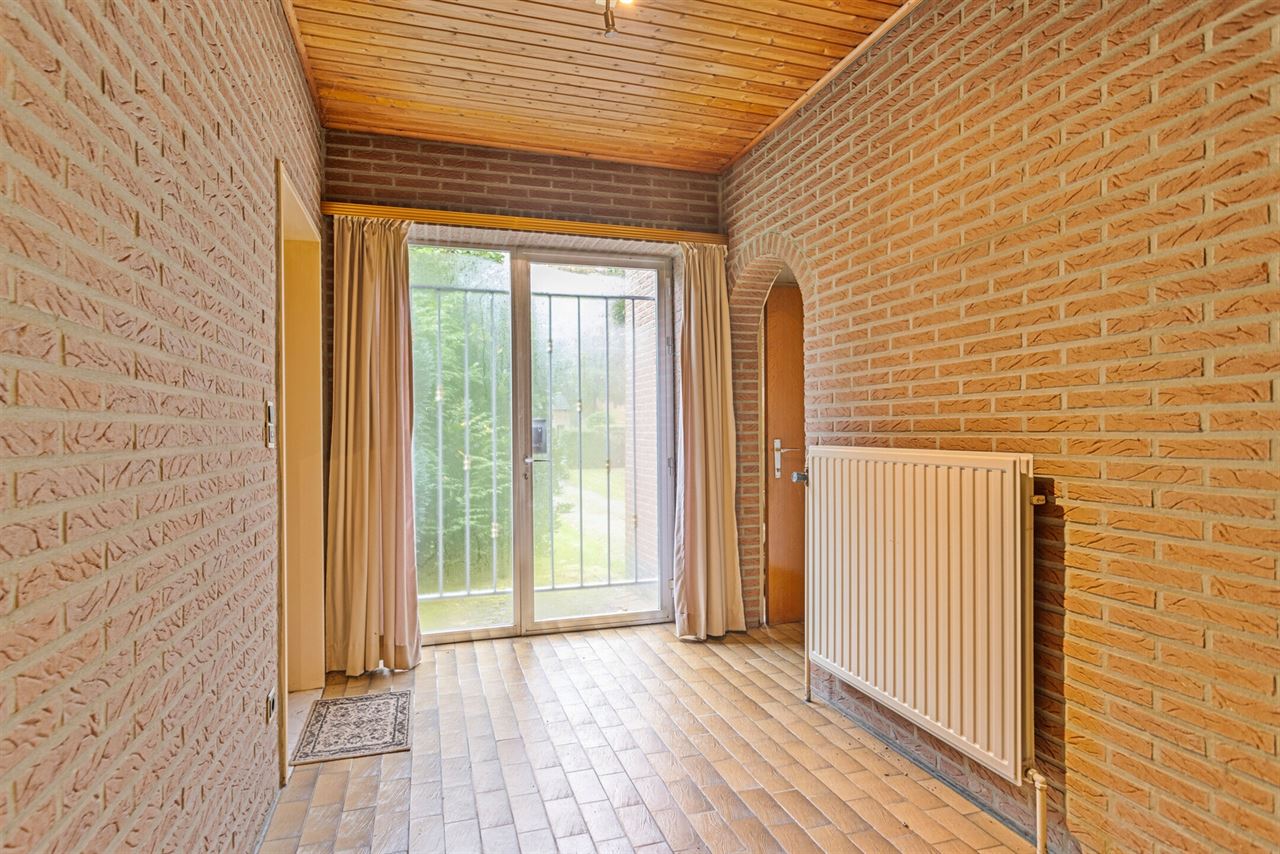 Te renoveren woning met 4 à 5 slaapkamers op 3.990 m²!
