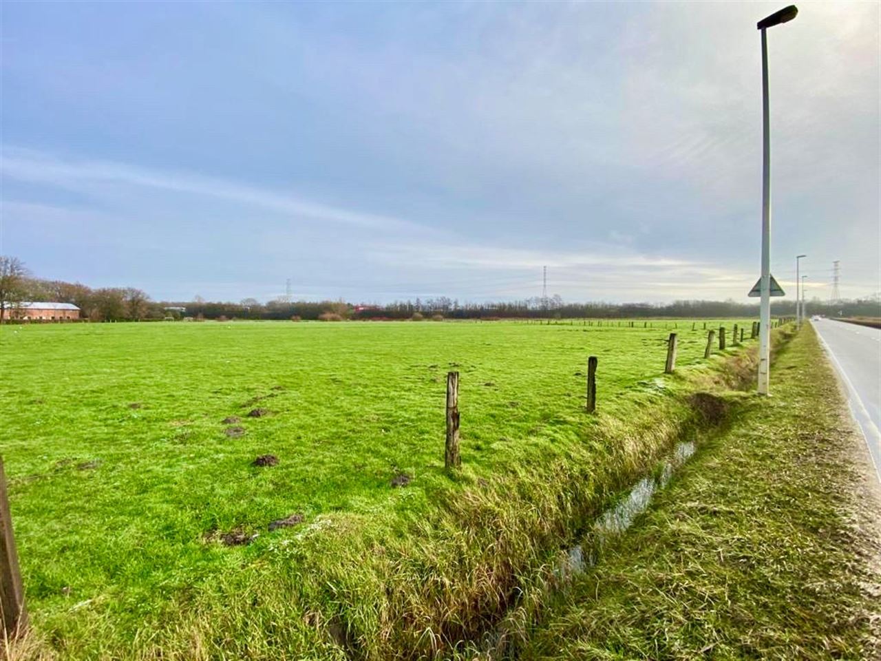 Ruim perceel grond van 15.660m² gelegen in recreatiegebied met diverse mogelijkheden