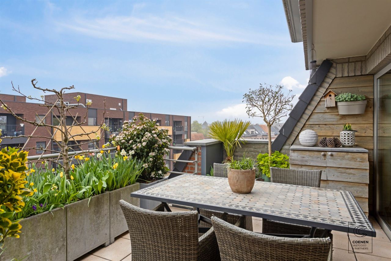 Ruim en stijlvol appartement van 146m² met zonnig terras in Lier!