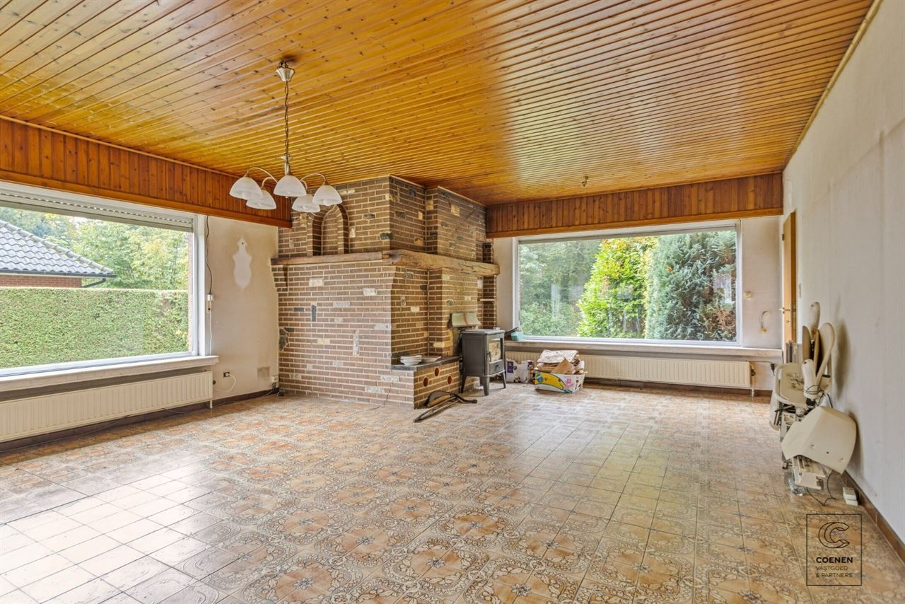 Te renoveren woning met 4 à 5 slpk' s, 236 m² bew. opp. op perceel van 3.990 m²!