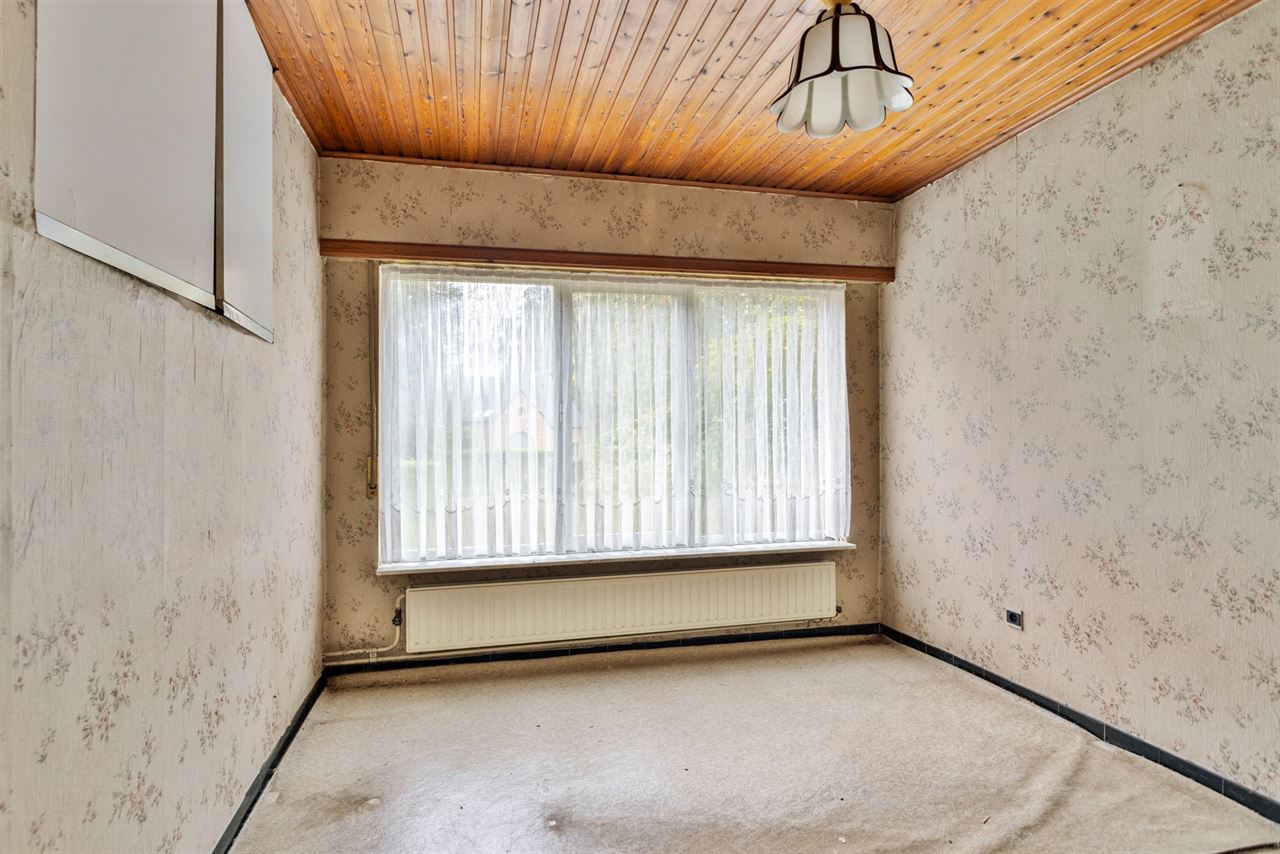 Te renoveren woning met 4 à 5 slaapkamers op 3.990 m²!