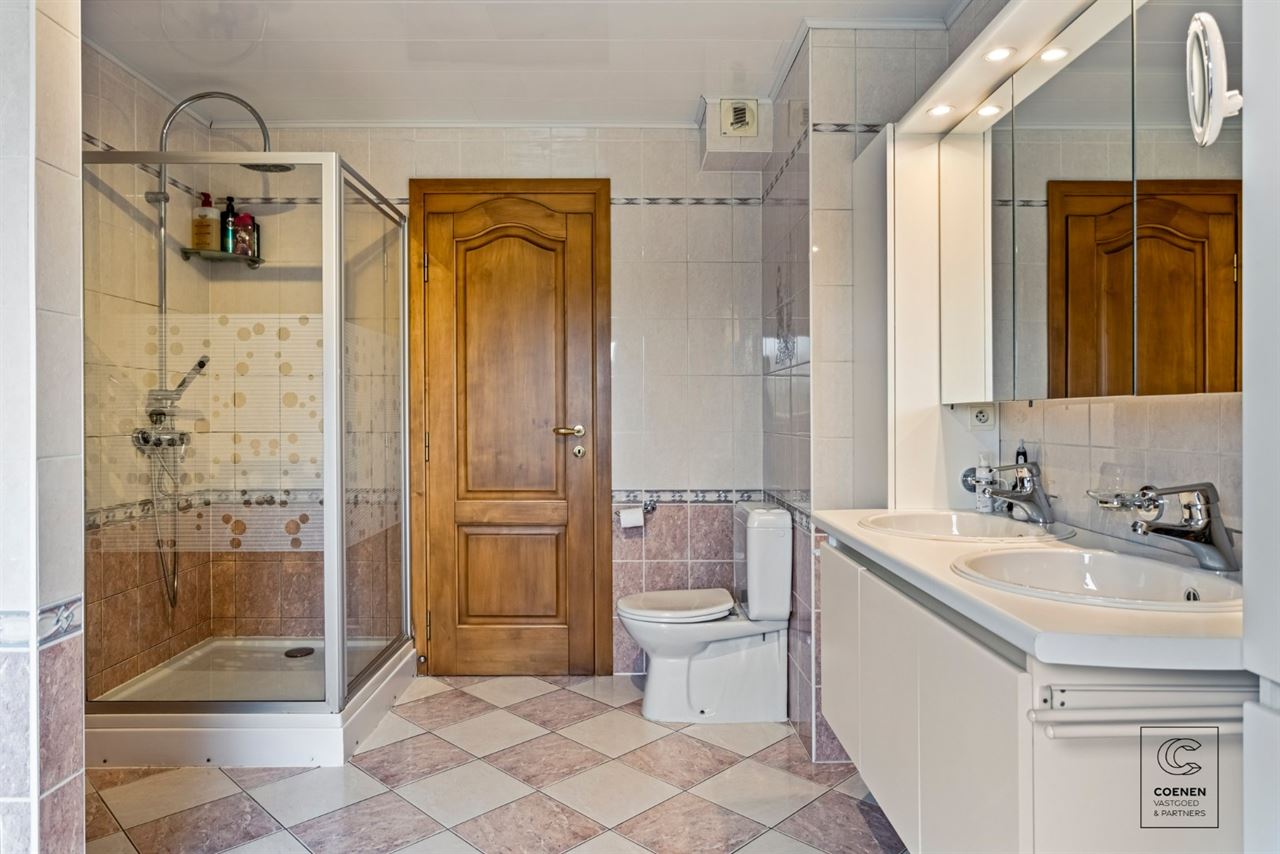 Ruim en stijlvol appartement van 146m² met zonnig terras in Lier!