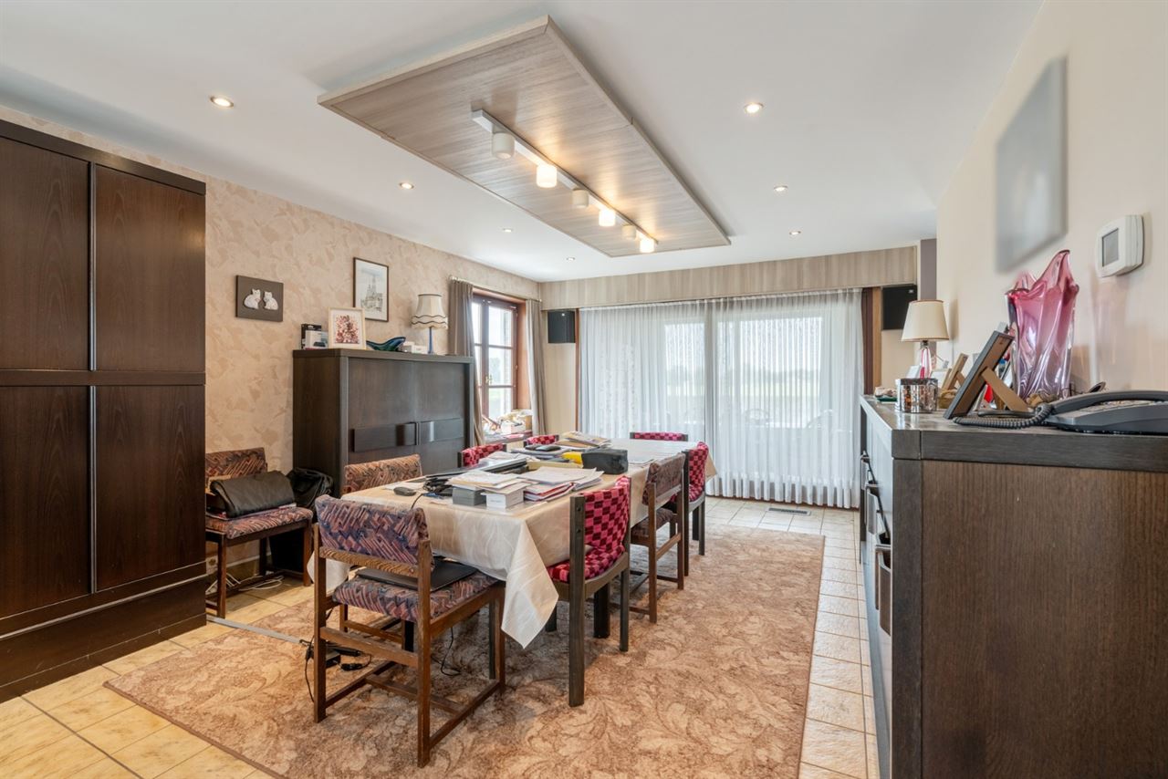 Ruime woning met 5 slpk's en 319 m² bew. opp. te Westerlo!