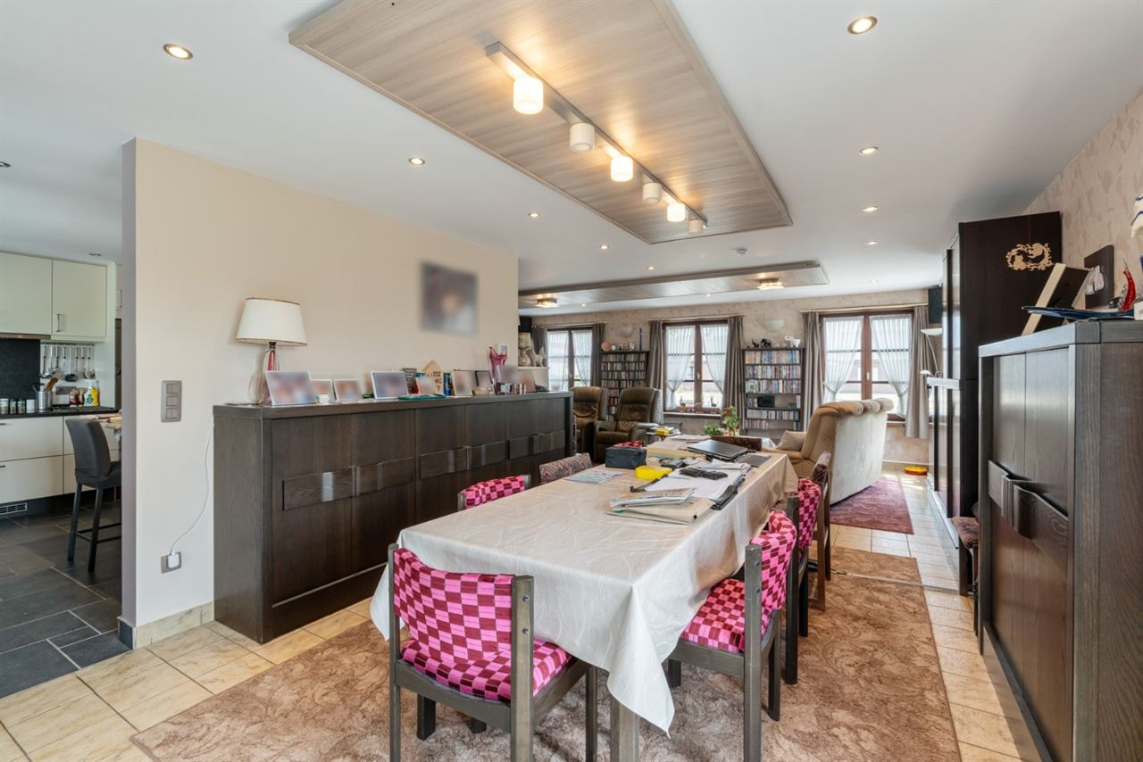 Ruime woning met 5 slpk's en 319 m² bew. opp. te Westerlo!