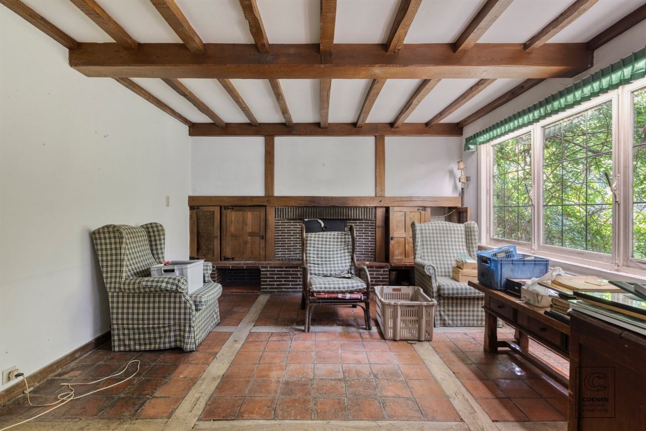 Volledig te renoveren woning op prachtig perceel van 2682 m²