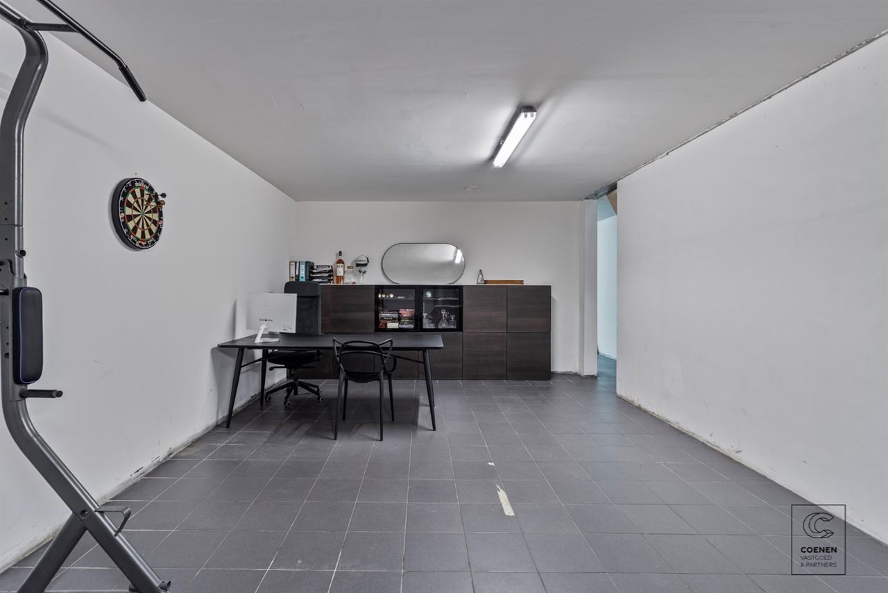 Prachtig en verder af te werken HOB op rustige locatie!