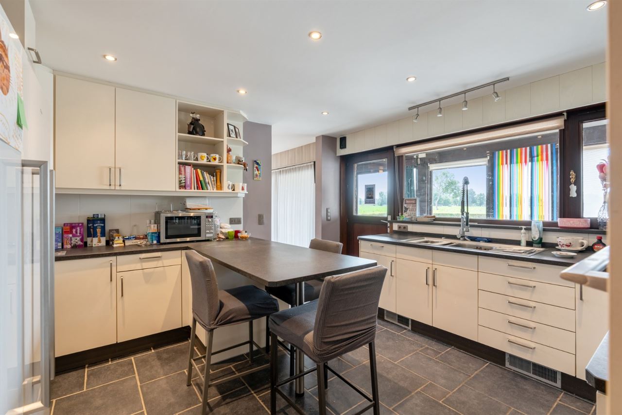 Ruime woning met 5 slpk's en 319 m² bew. opp. te Westerlo!
