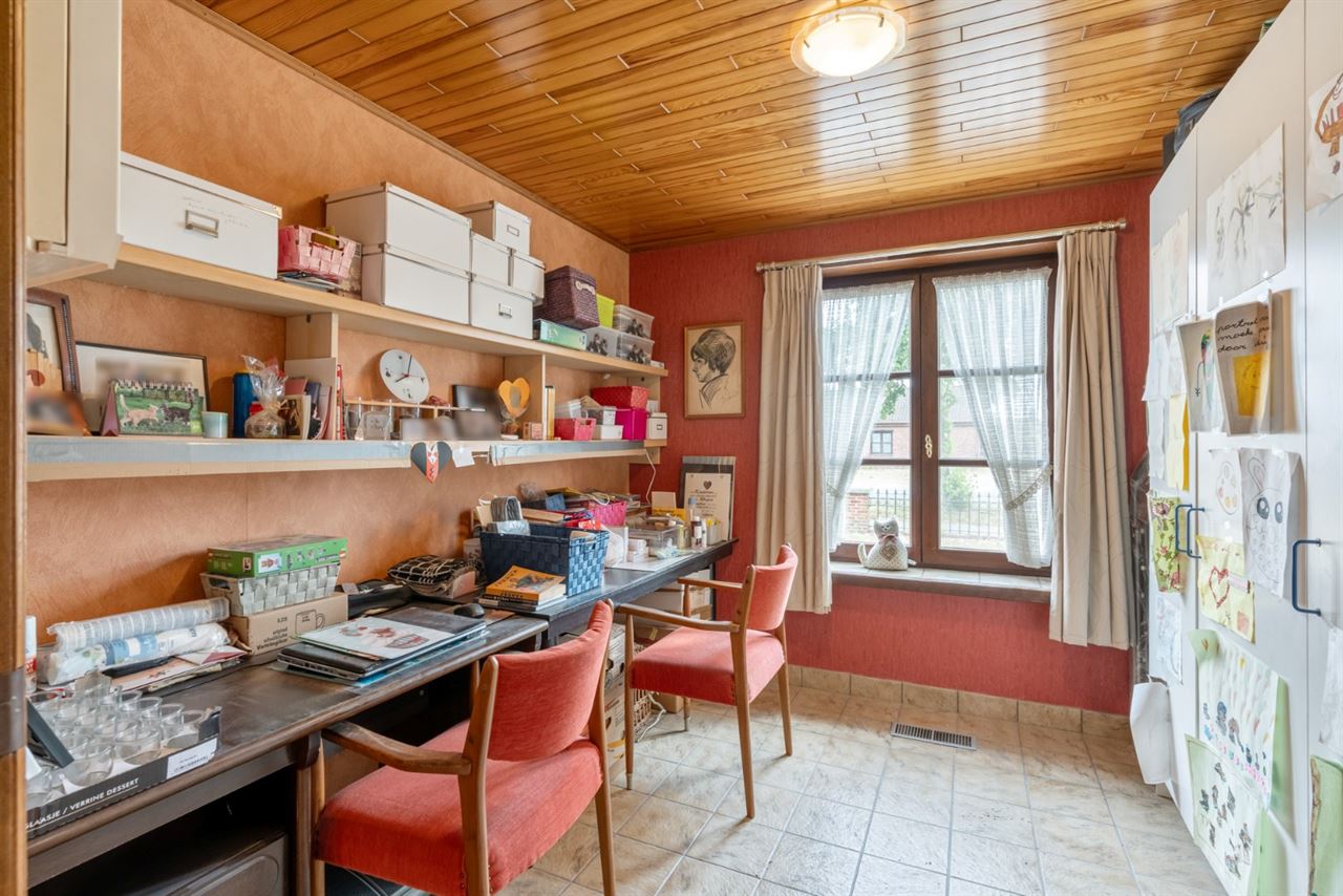 Ruime woning met 5 slpk's en 319 m² bew. opp. te Westerlo!
