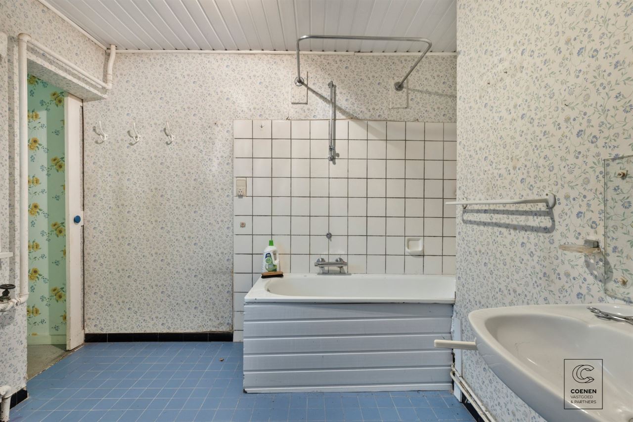 Volledig te renoveren woning op prachtig perceel van 2682 m²