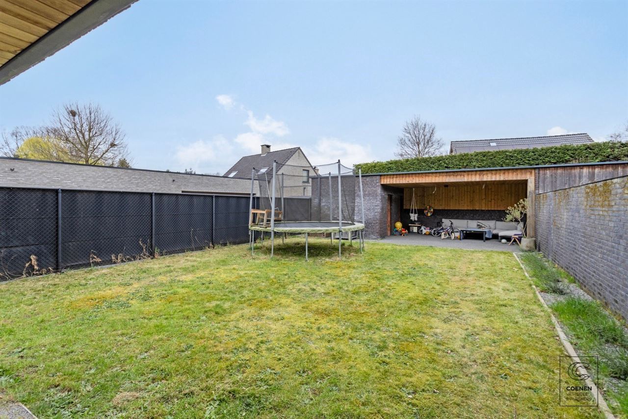Prachtig en verder af te werken HOB op rustige locatie!
