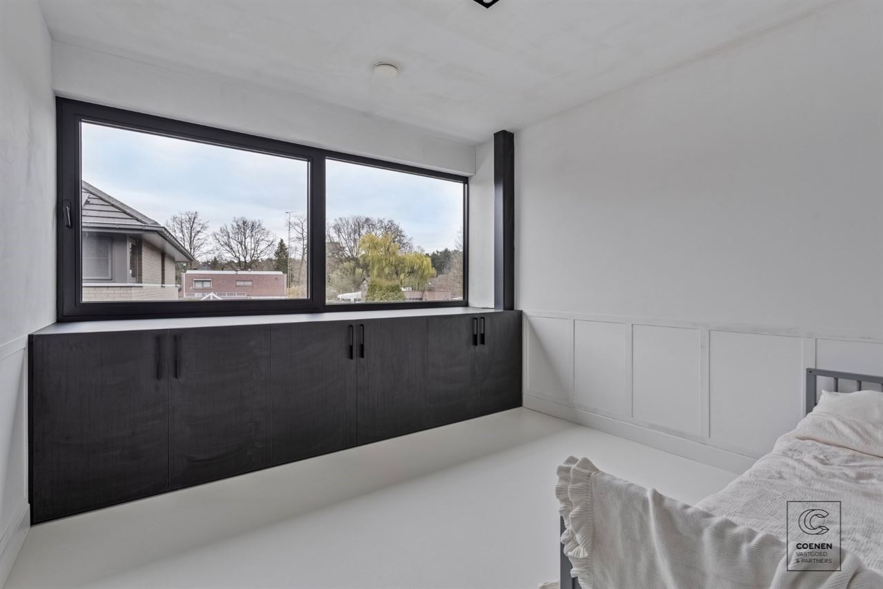 Prachtig en verder af te werken HOB op rustige locatie!