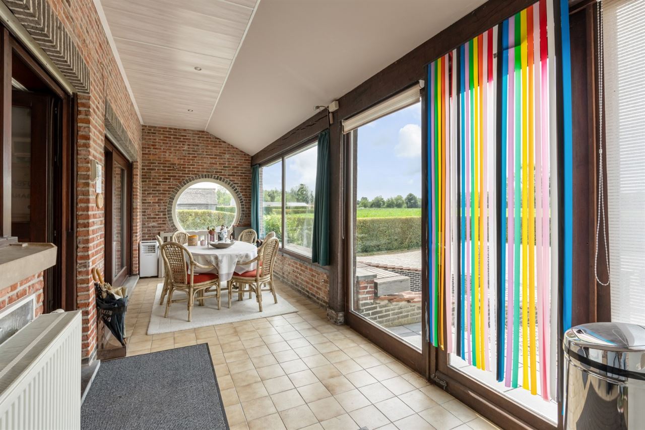 Ruime woning met 5 slpk's en 319 m² bew. opp. te Westerlo!