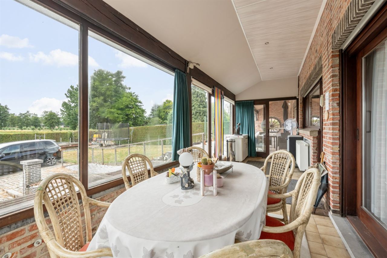 Ruime woning met 5 slpk's en 319 m² bew. opp. te Westerlo!